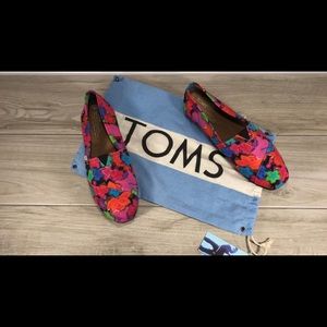 Toms